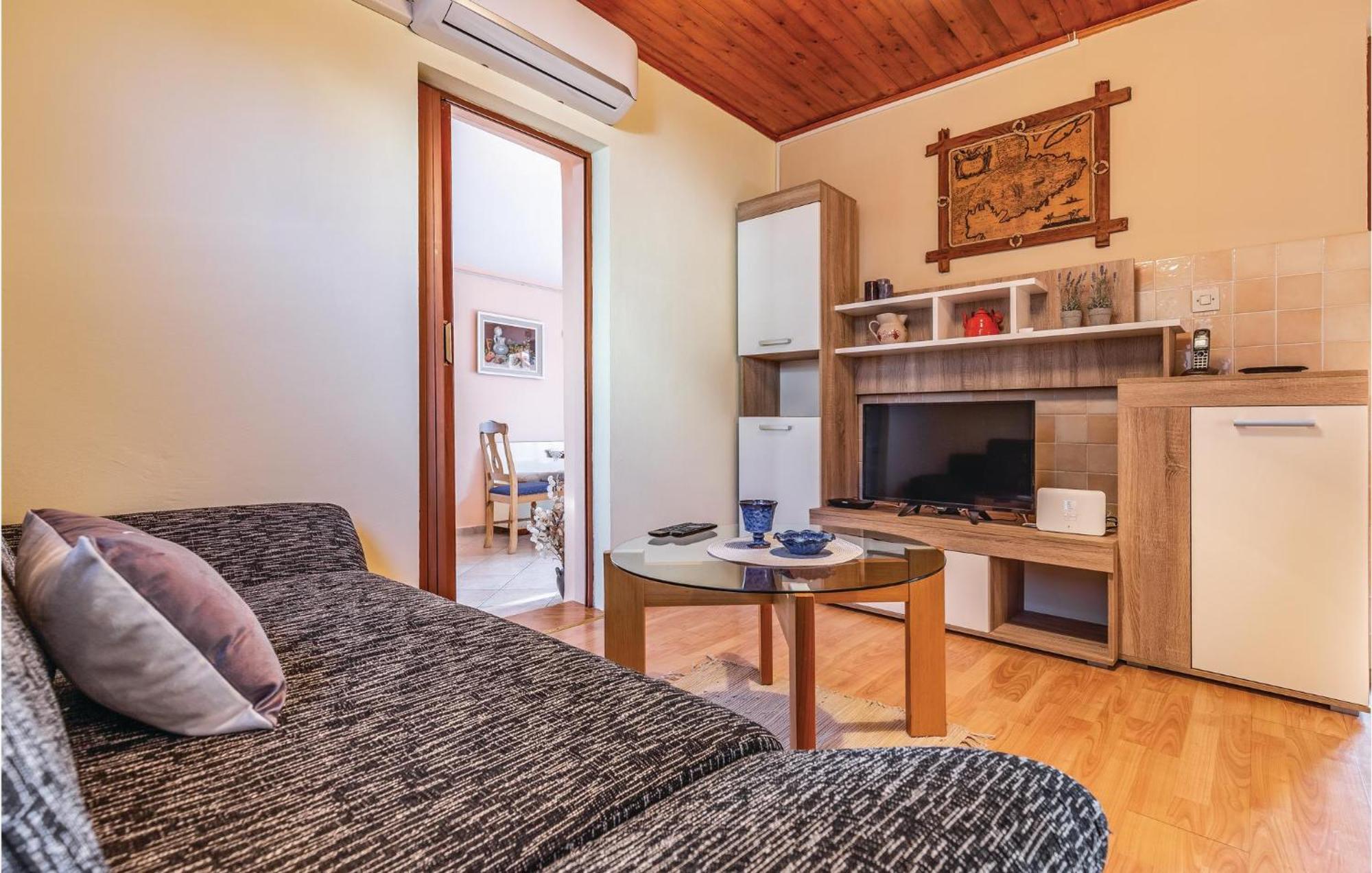 1 Bedroom Pet Friendly Home In Sisan Exterior foto